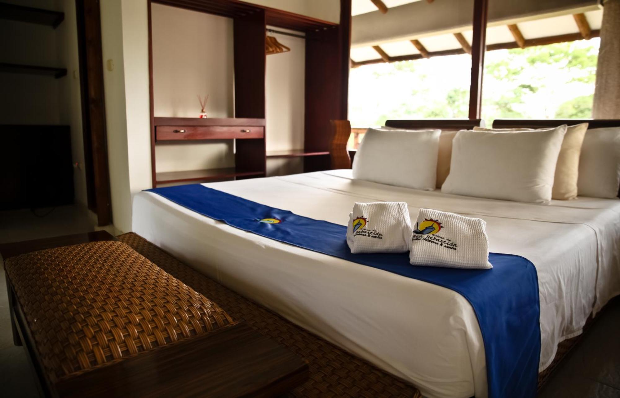 Hotel Boutique Villas De San Sebastian La Palmera 객실 사진